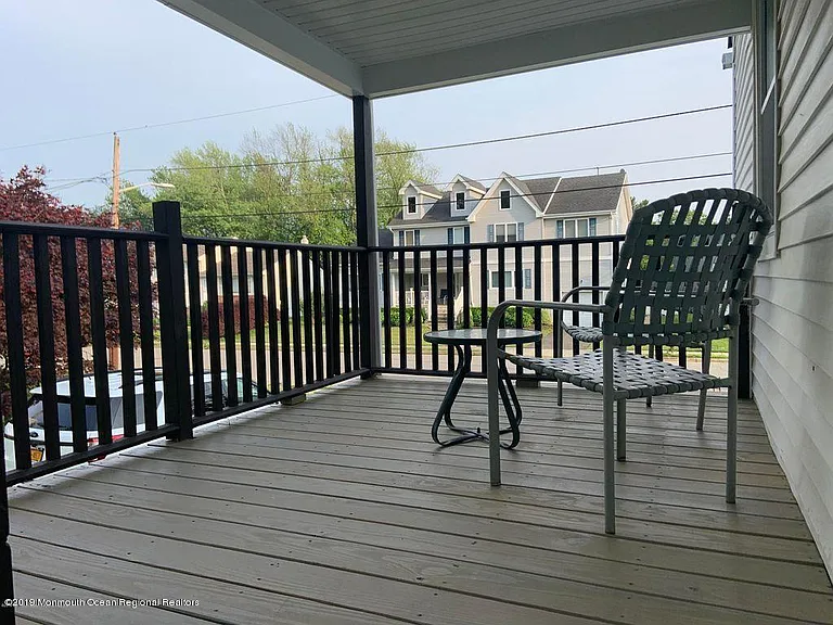 17 Clarence Ave — Photo 8