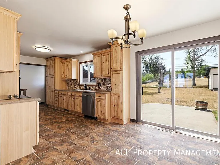209 Wedgewood Dr — Photo 5