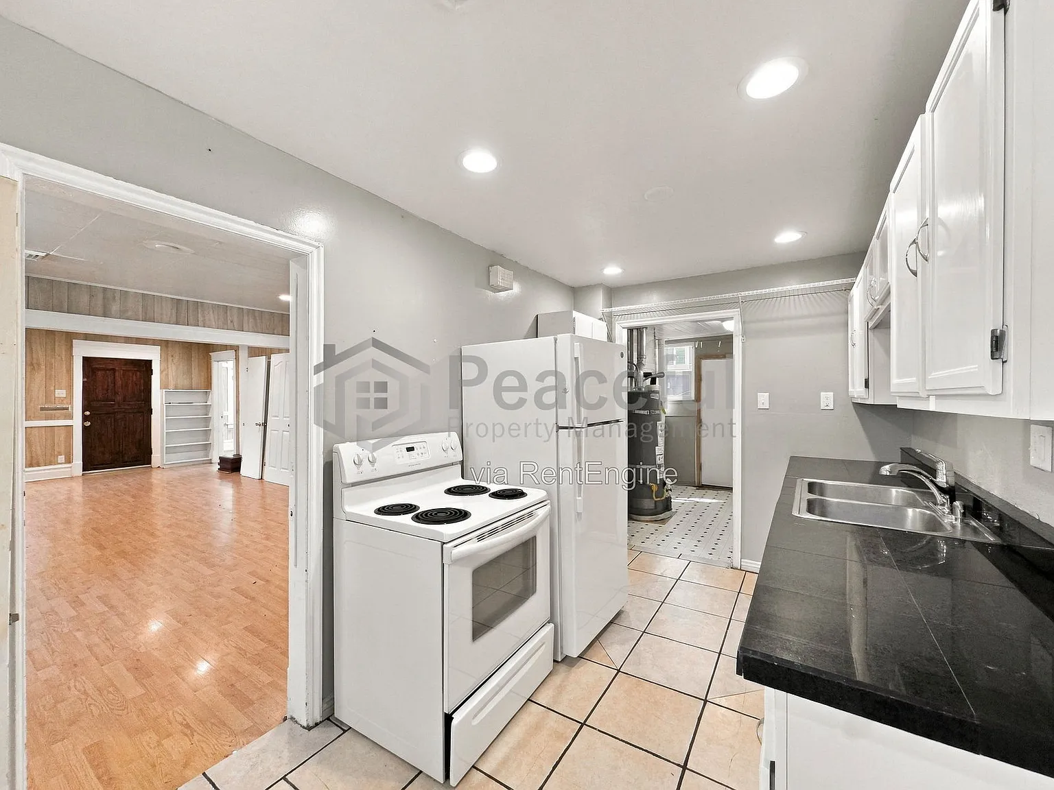 4 bed, 1.0 bath, 1343 sqft, $1,800 — Photo 4