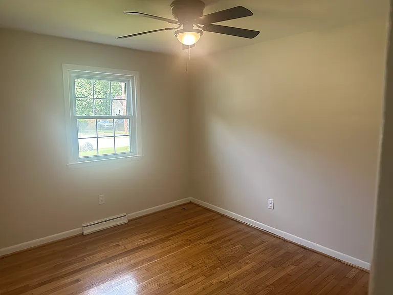 2516 Newport Ave — Photo 7