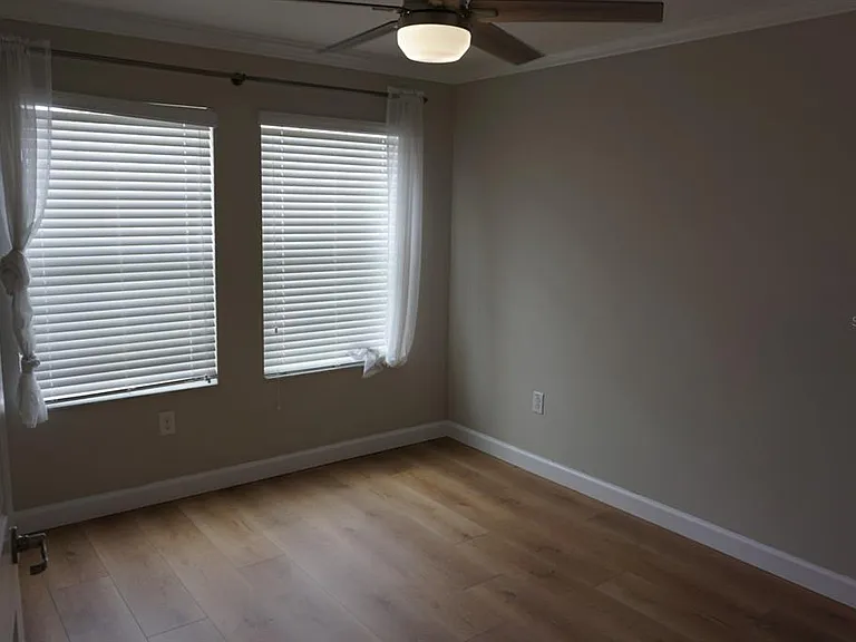1535 W Cass St — Photo 16
