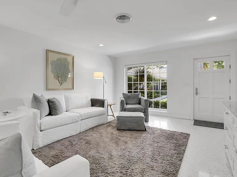 1012 Langer Way — Photo 4