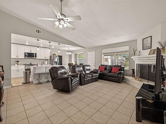 5th image of 635 Coolwood Dr