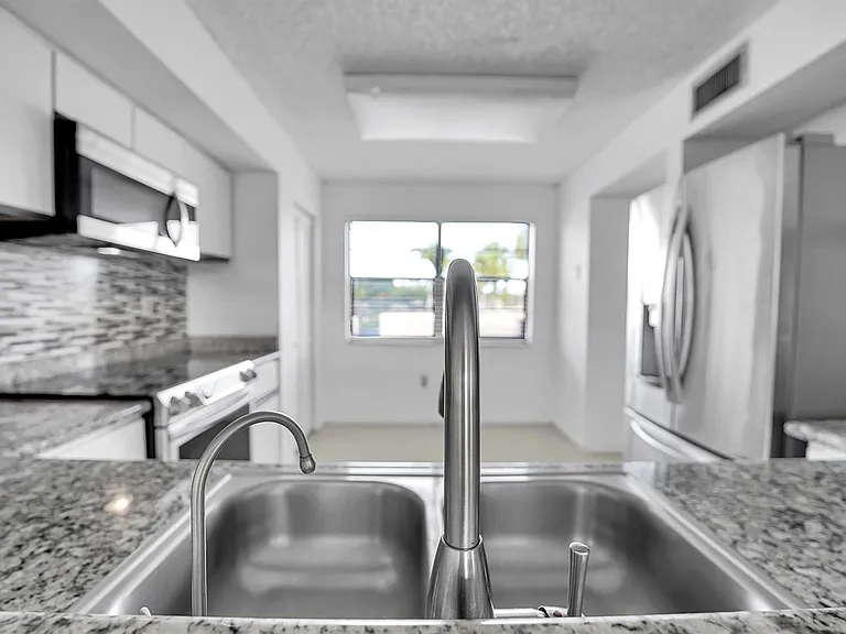 6654 Villa Sonrisa Dr #421 — Photo 36