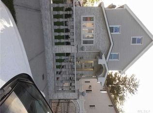 9078 198th St, Hollis, NY 11423