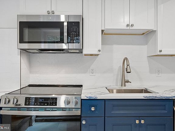 4th image of 344 S 15th St #1