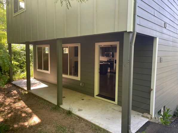 375 NW Vancouver Ave #2