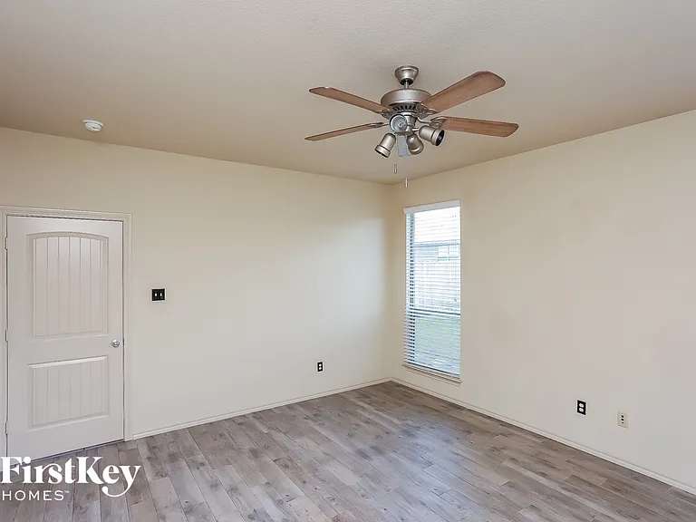 14413 Artesia Ct — Photo 8