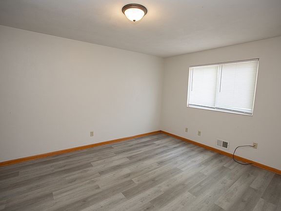 4th image of 1002 E Capitol Ave APT 9