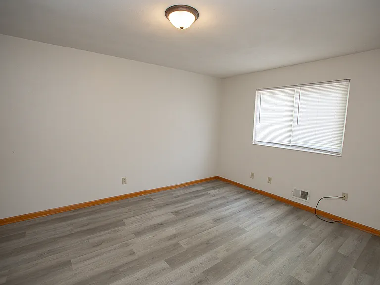 1002 E Capitol Ave #9 — Photo 4