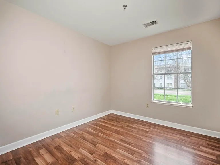 205 Simpson Ave — Photo 13