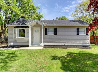 1517 N Thompson Dr, Bay Shore, NY 11706