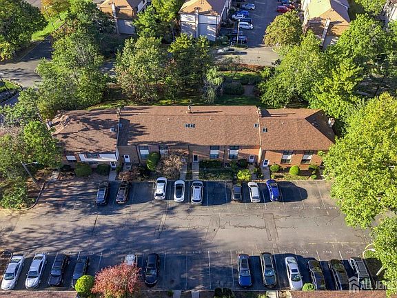 2nd image of 6508 Hana Rd