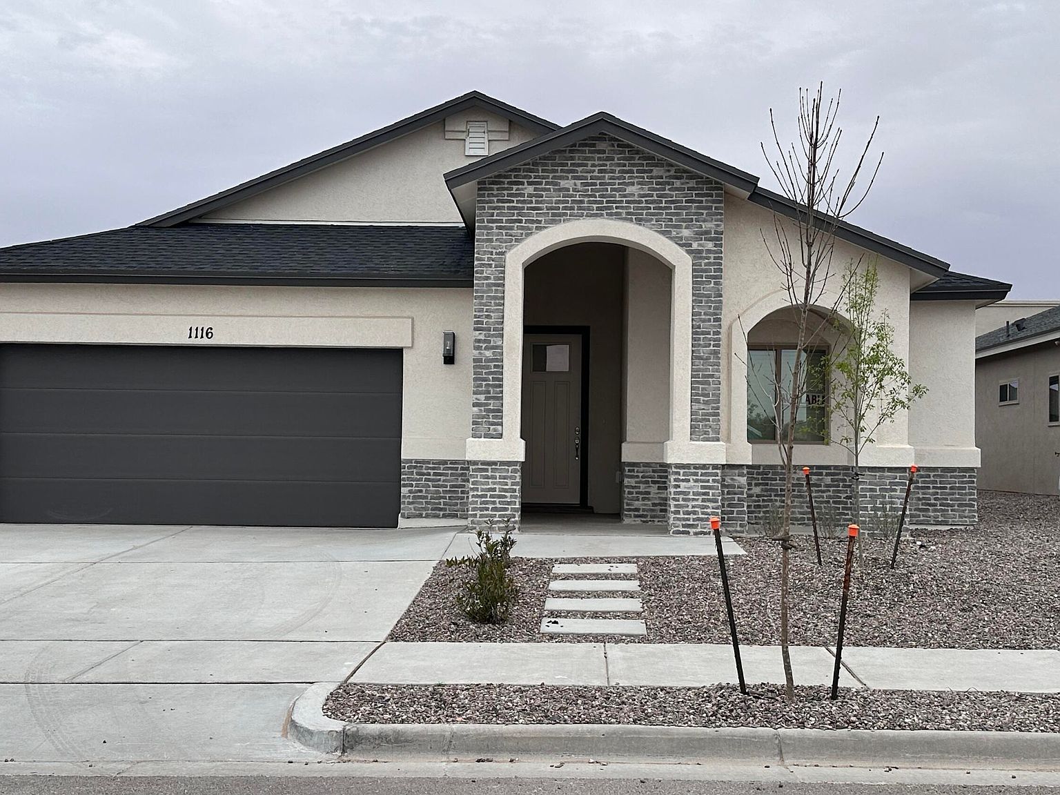 6439e562f4bc61a836e87f156cb116