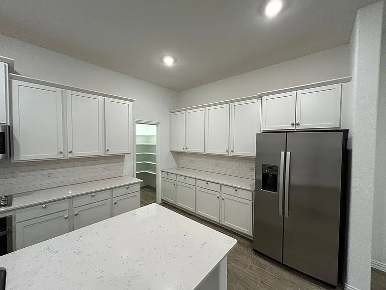2513 Birchcrest Dr — Photo 8