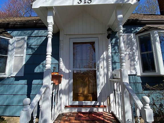 2nd image of 315 Manor Boulevard