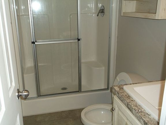 5th image of 409 Wren Ln #34
