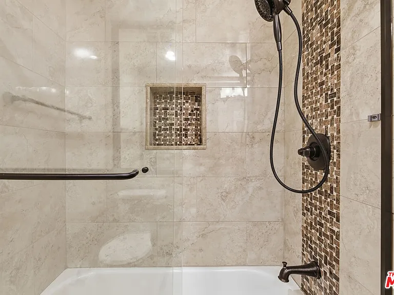 8710 Belford Ave #207B — Photo 10