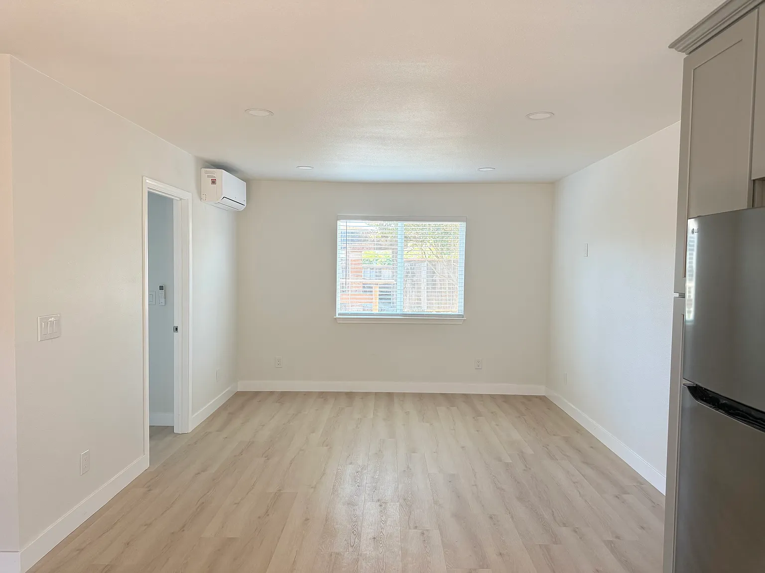2 bed, 670 sqft, $2,750 — Photo 2