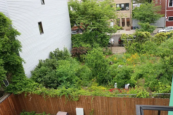 Rented by H L Dynasty Real Estate Corp | media 22