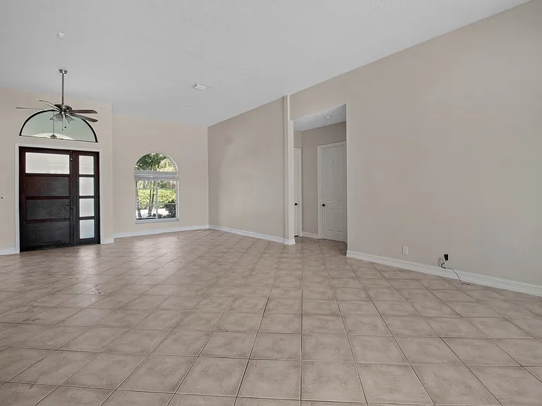 1680 SW 14th Dr — Photo 11