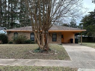 8852 Bernay Dr, Shreveport, LA 71118