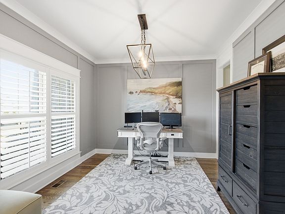 5th image of 4018 Merryman Ln