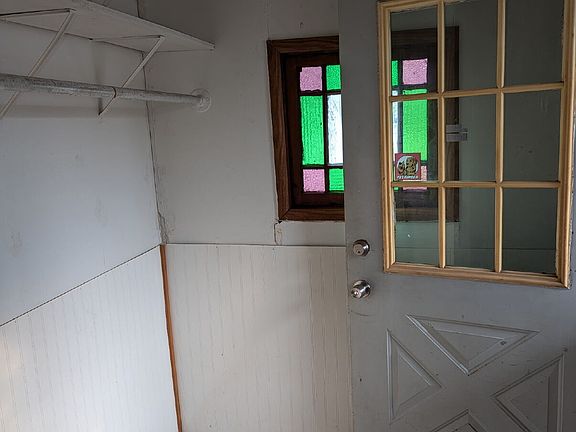 3rd image of 292 Locust St