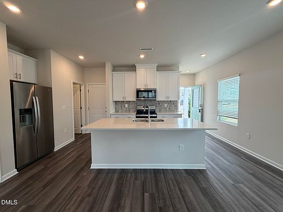 4th image of 932 Clearhaven Ln