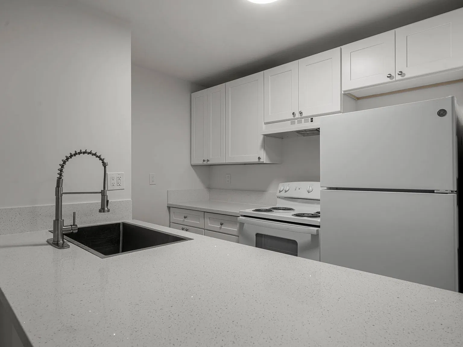 9010 Tobias Ave — Photo 4
