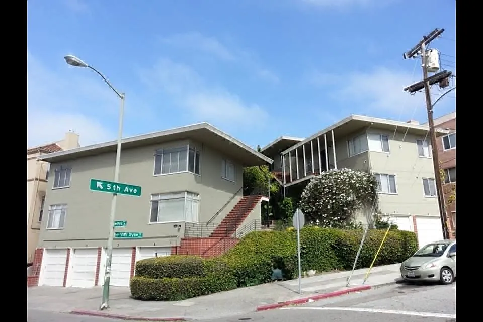 2275 Park Blvd APT 5 photo 1