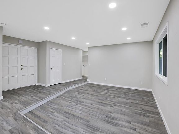 4th image of 3536 W Evergreen Ave