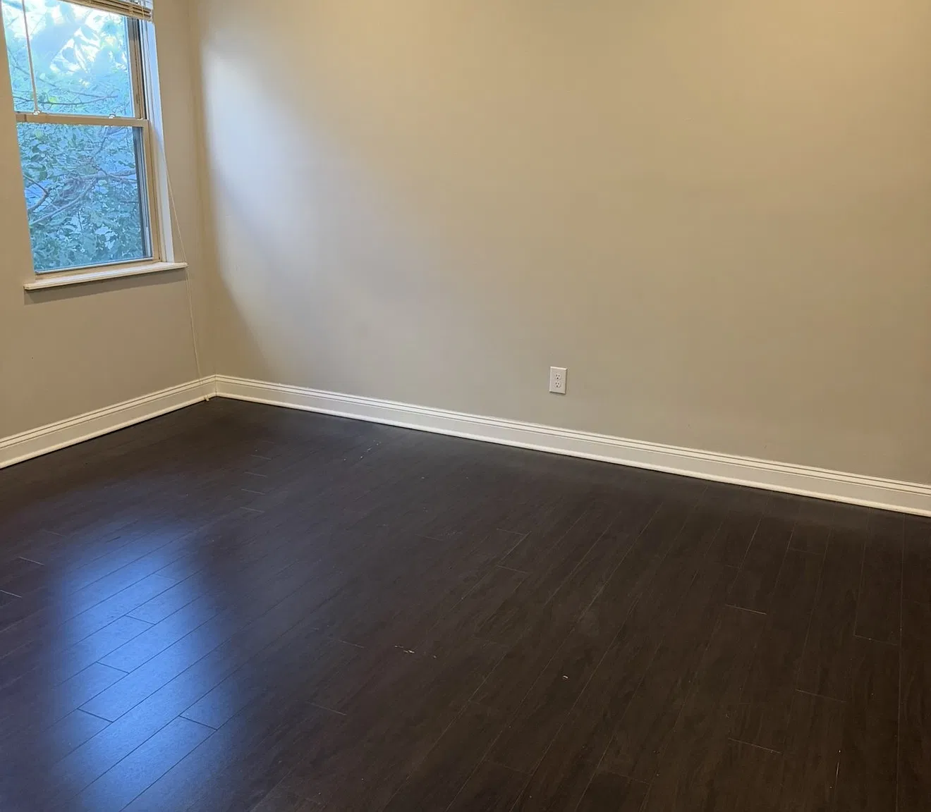 1325 N Franklin St — Photo 3