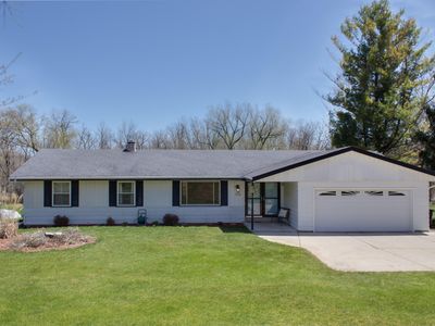 W125N6668 Parkway Dr, Menomonee Falls, WI, 53051