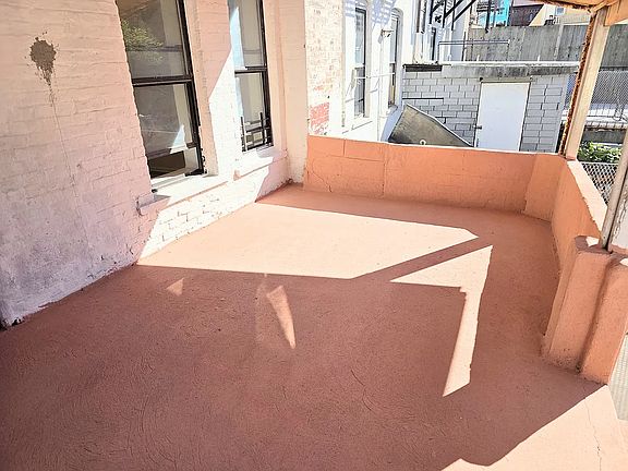 2nd image of 2846 W 17th St #1A