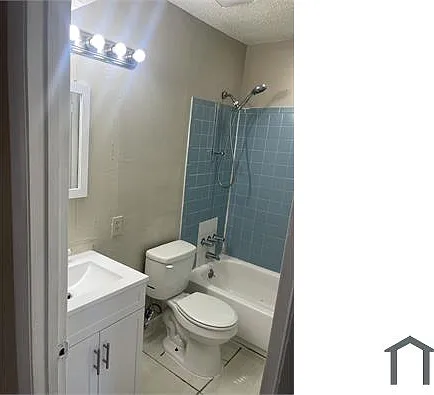 2040 Watermark Pl #2040 — Photo 8