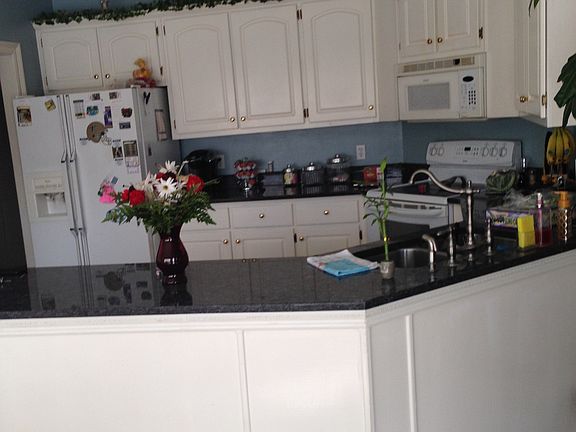 3rd image of 138 N Hill Dr