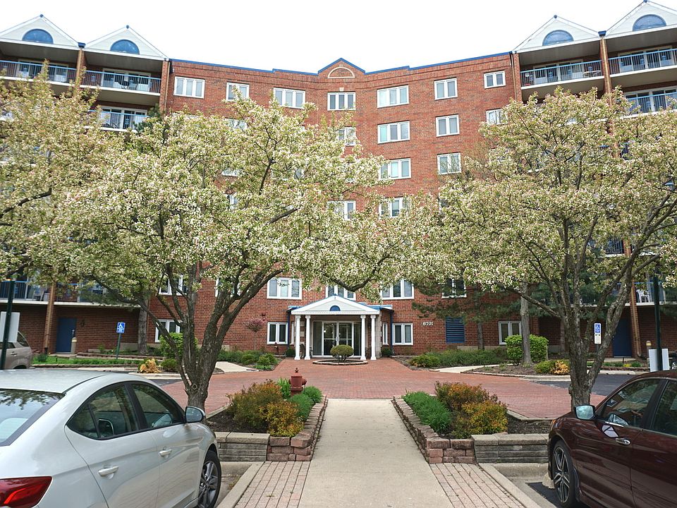 1st image of 6701 N Milwaukee Ave APT 702