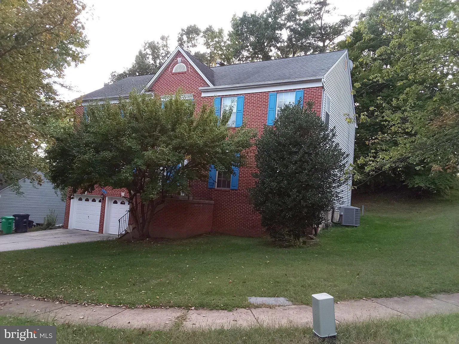 5 bed, 3.5 bath, 3260 sqft, $4,995 — Photo 3