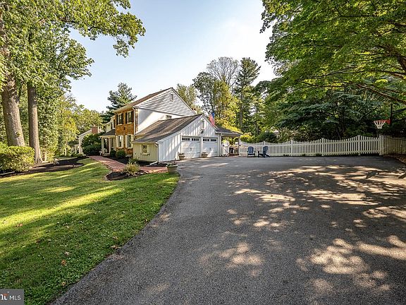 4th image of 395 Bair Rd