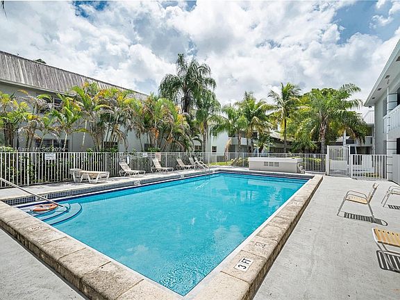 4th image of 17255 SW 95th Ave APT 461