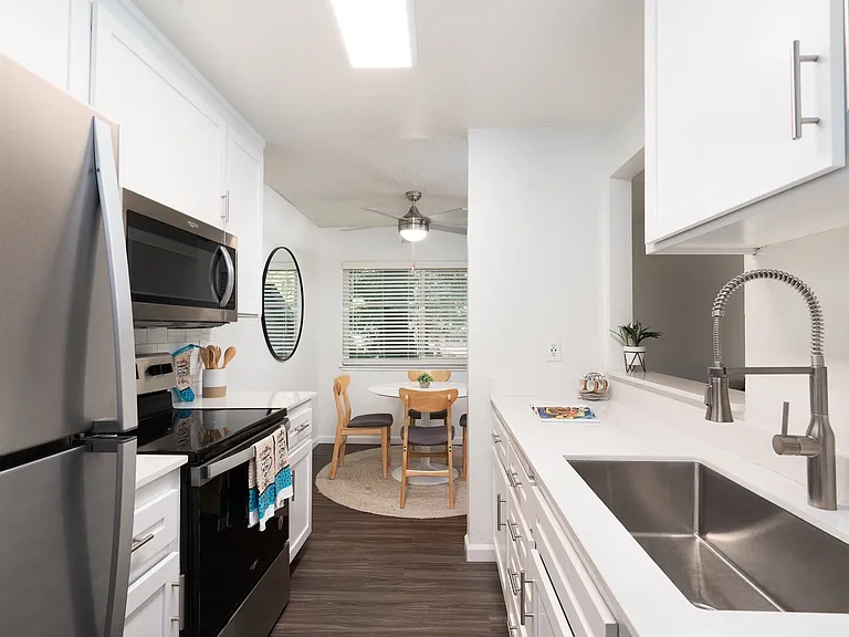 Updated Kitchen | Creekwood | Apartments For Rent In Hayward CA