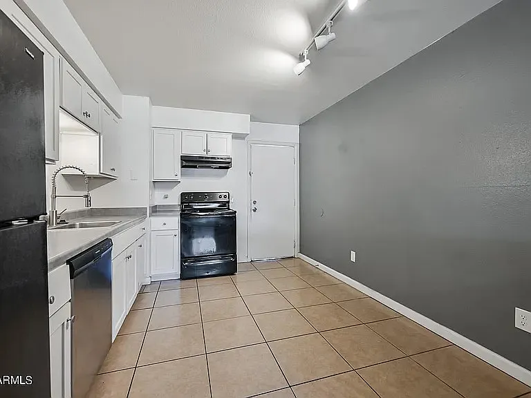 1912 W Hayward Ave #11 — Photo 7