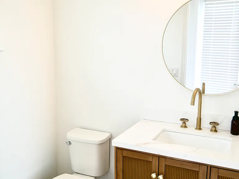 Pool/guest bathroom