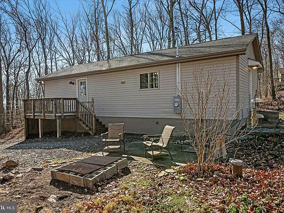 4th image of 815 Pheasant Dr