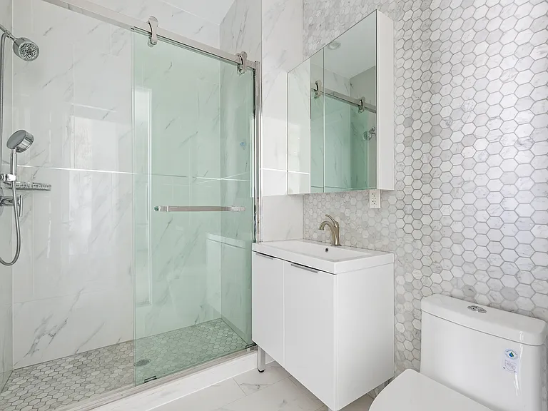 221 Sea Breeze Ave #3C — Photo 6