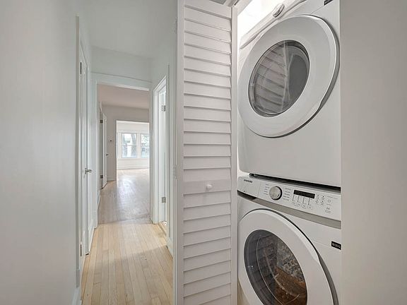 2nd image of 2060 N Leavitt St #1
