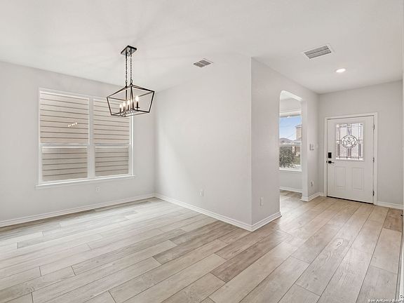 4th image of 8330 Belgard Cv
