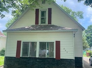 805 S 15th St, Mattoon, IL 61938