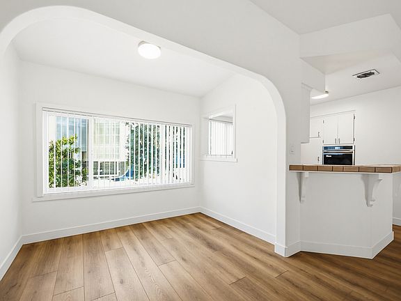 4th image of 1320 Miller Dr #2